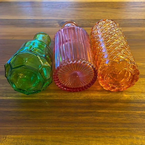 Set of 3 vintage style glass bud vases - green, orange, and red/pink - Picture 2 of 3